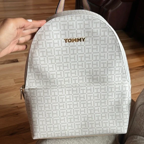 Tommy Hilfiger Cream and Tan Backpack NWT Tommy Hilfiger | Bags | Tommy Hilfiger Cream And Tan  main image 3